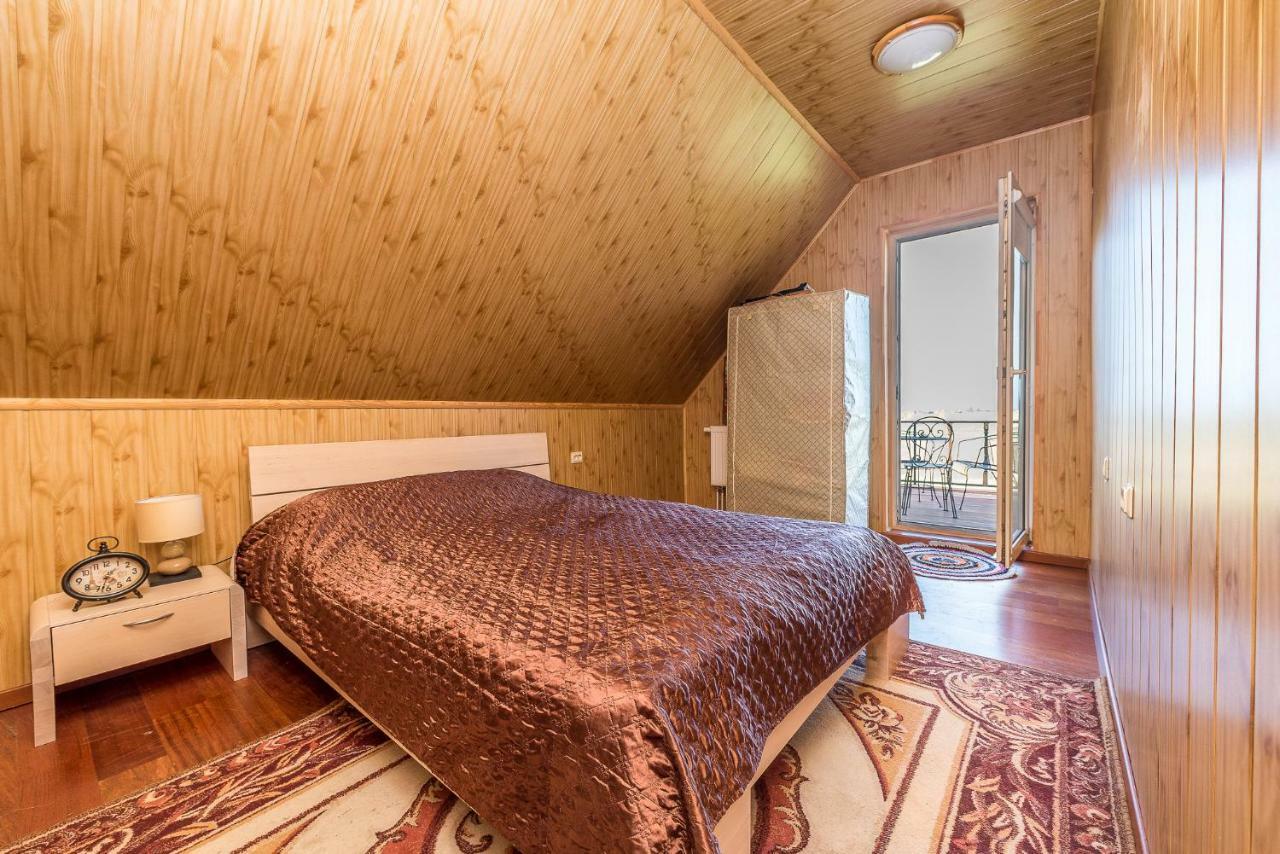 Edmart Villa Dobromisle Buitenkant foto